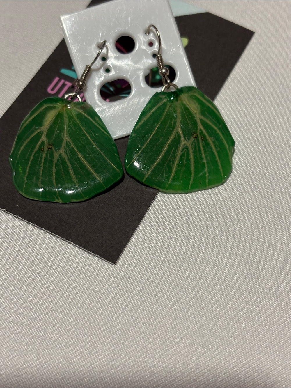 Green Leaf-Shaped Earring - butterfly wings